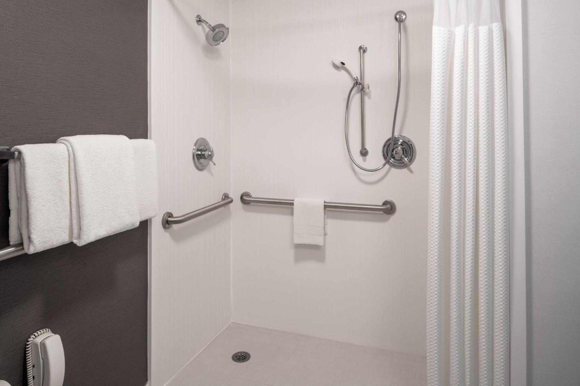 Courtyard By Marriott Dulles Airport Herndon/Reston Bagian luar foto