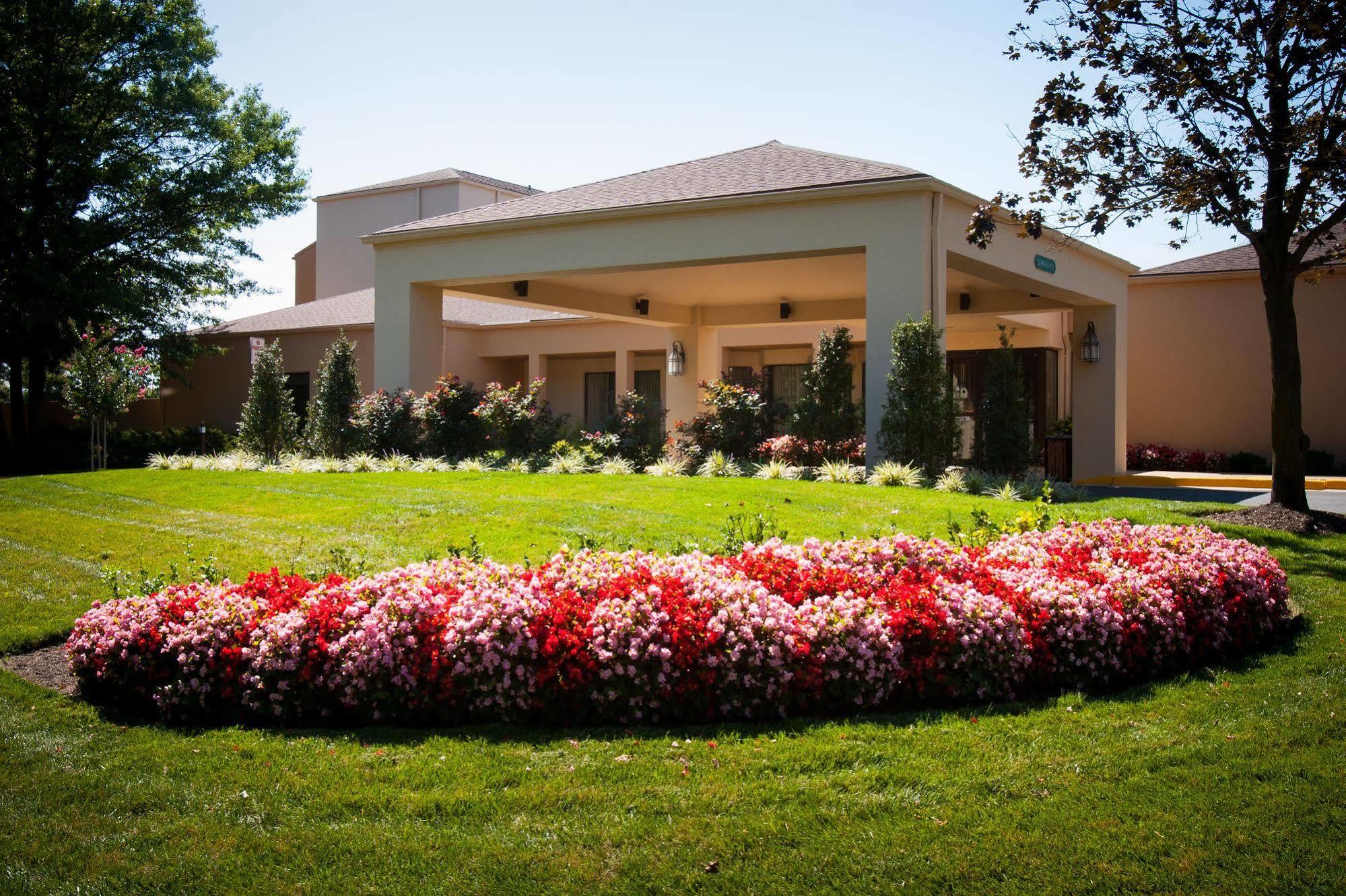 Courtyard By Marriott Dulles Airport Herndon/Reston Bagian luar foto